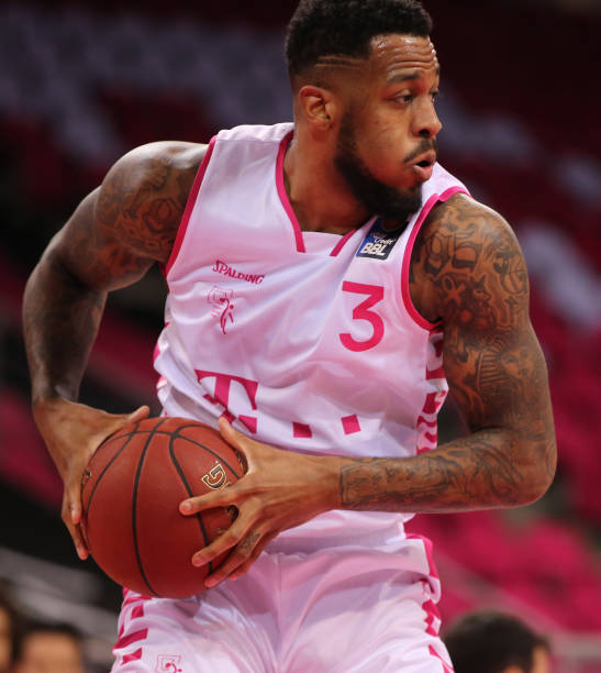 待球队与球 待球队与球