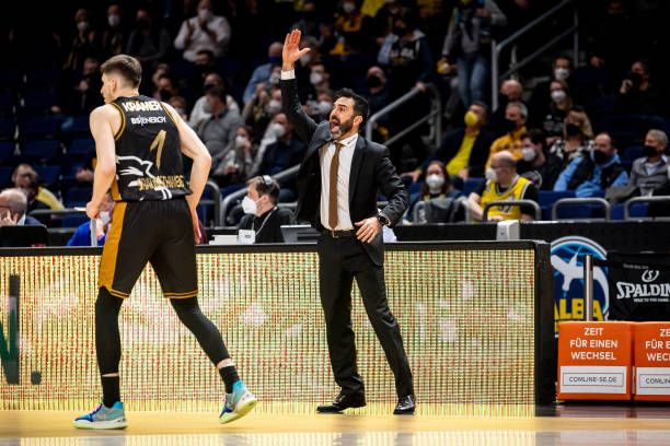 打球的也不 打球的也不