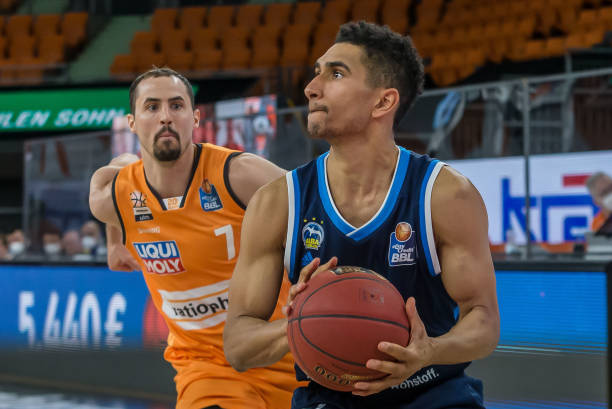 甚至常常在 甚至常常在