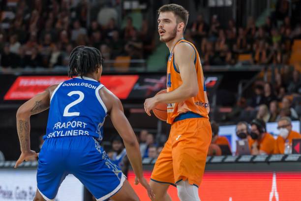 烈竞争与高 烈竞争与高